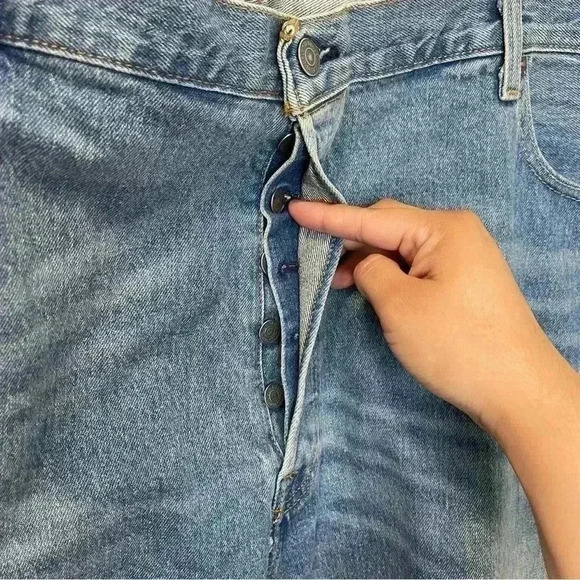 Levi’s Men’s 501 Stretch Mid Wash Blue Sz 44 x 30 - Picture 4 of 7